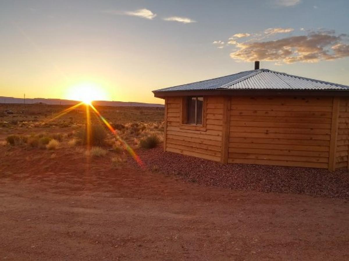 Shash Dine' Ecoretreat Page Exterior photo