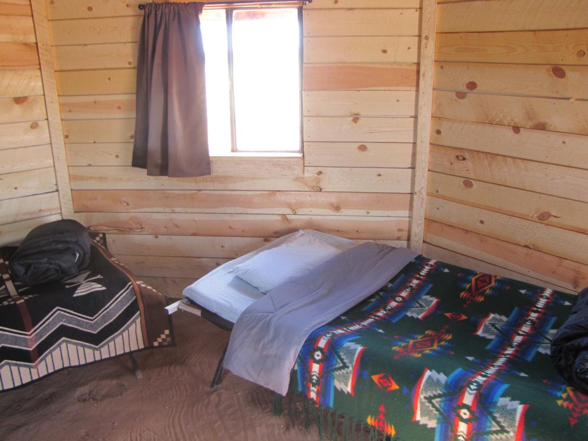 Shash Dine' Ecoretreat Page Exterior photo